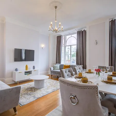 Hyde Park Apartment